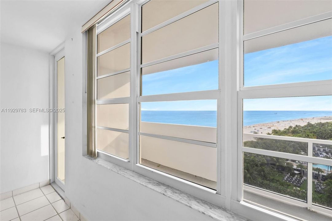 For Sale: $649,000 (1 beds, 1 baths, 845 Square Feet)