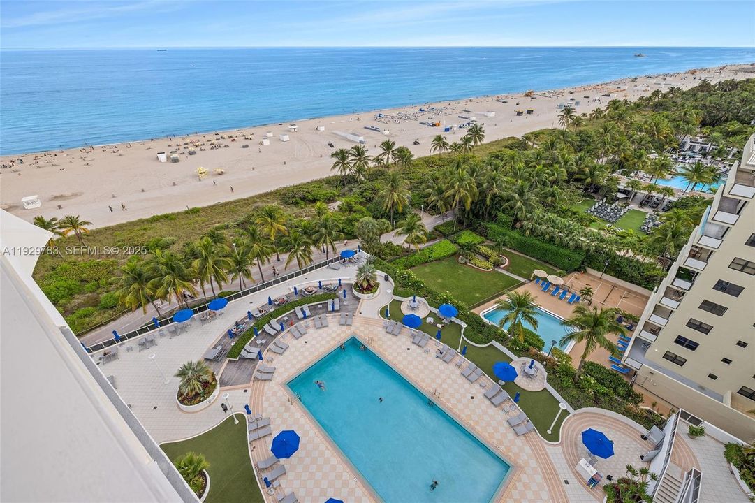 For Sale: $649,000 (1 beds, 1 baths, 845 Square Feet)