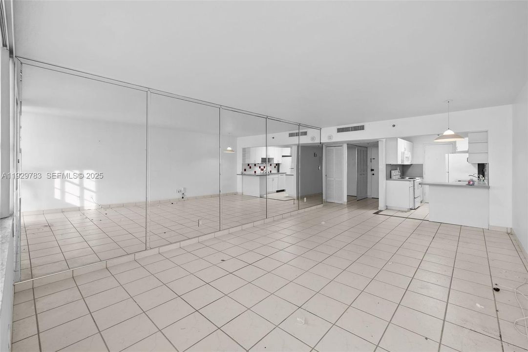 For Sale: $649,000 (1 beds, 1 baths, 845 Square Feet)