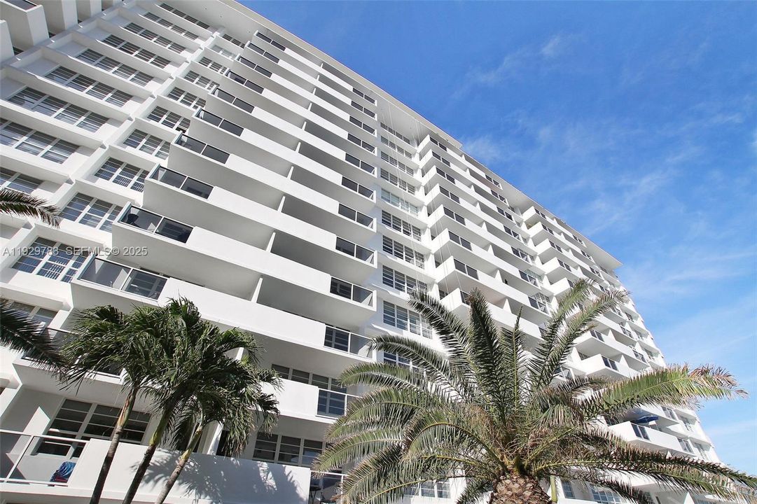 For Sale: $649,000 (1 beds, 1 baths, 845 Square Feet)