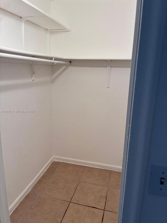 For Rent: $1,600 (1 beds, 1 baths, 0 Square Feet)