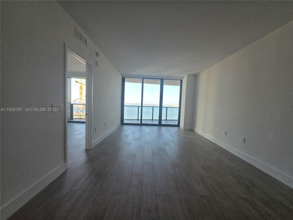 For Rent: $4,500 (2 beds, 2 baths, 1095 Square Feet)