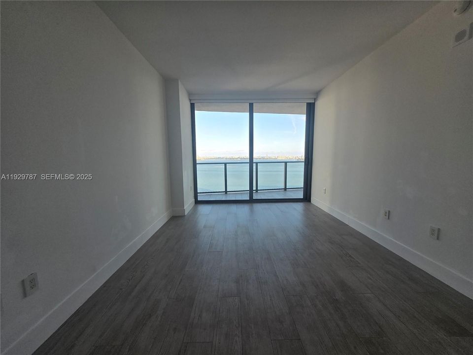 For Rent: $4,500 (2 beds, 2 baths, 1095 Square Feet)