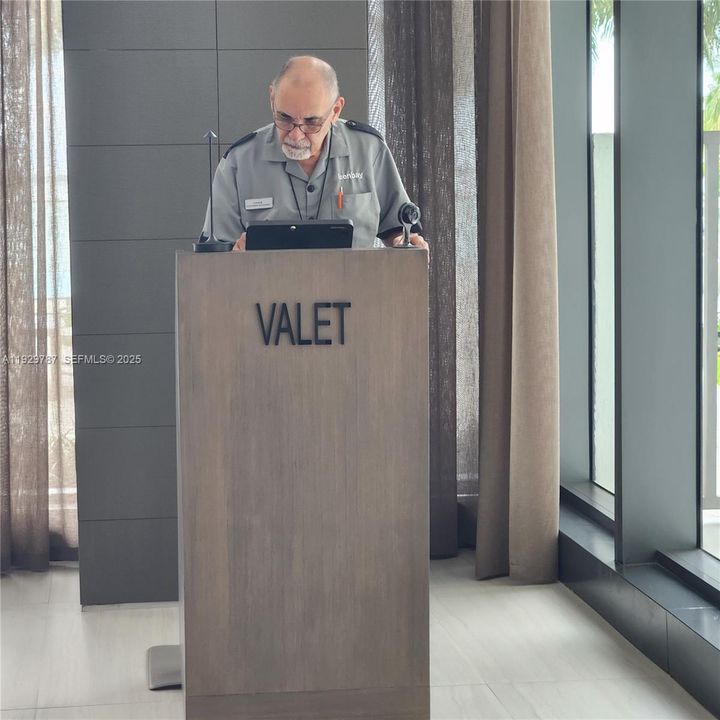 For Rent: $4,500 (2 beds, 2 baths, 1095 Square Feet)