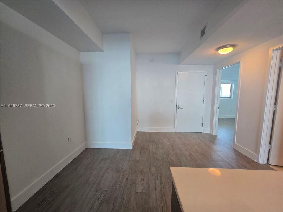 For Rent: $4,500 (2 beds, 2 baths, 1095 Square Feet)