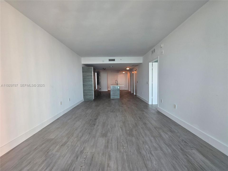 For Rent: $4,500 (2 beds, 2 baths, 1095 Square Feet)