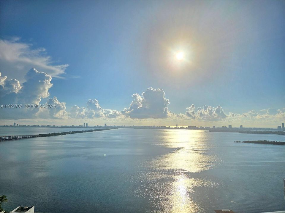 For Rent: $4,500 (2 beds, 2 baths, 1095 Square Feet)