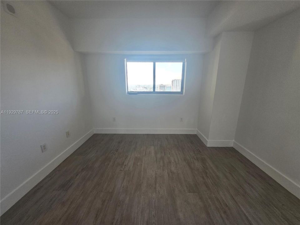 For Rent: $4,500 (2 beds, 2 baths, 1095 Square Feet)