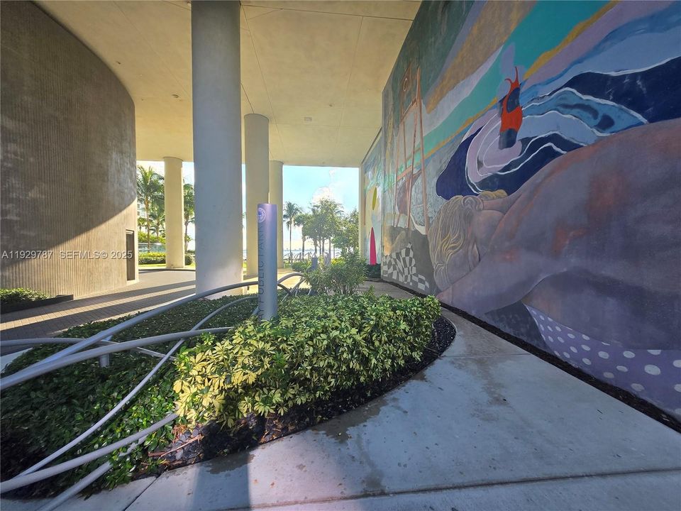 For Rent: $4,500 (2 beds, 2 baths, 1095 Square Feet)