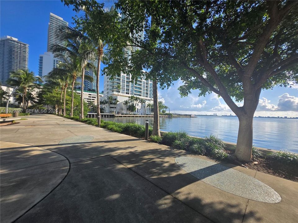 For Rent: $4,500 (2 beds, 2 baths, 1095 Square Feet)