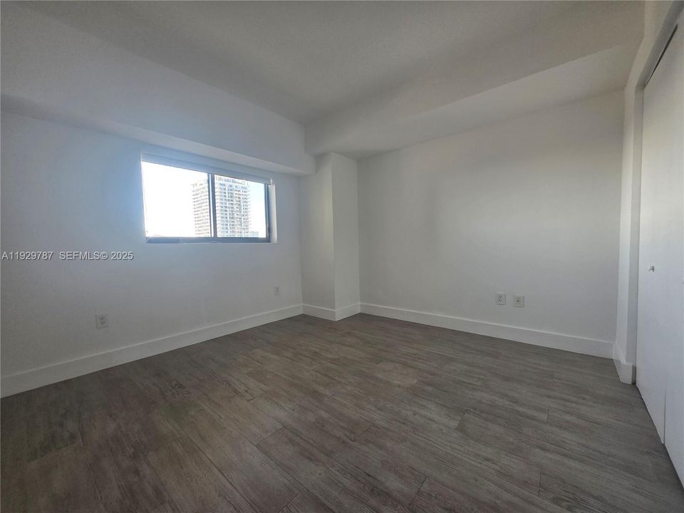 For Rent: $4,500 (2 beds, 2 baths, 1095 Square Feet)