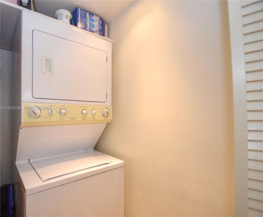 En Venta: $765,000 (2 camas, 2 baños, 1076 Pies cuadrados)