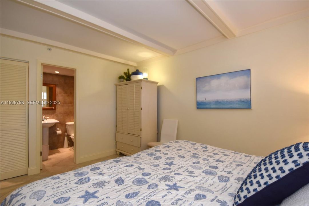 En Venta: $765,000 (2 camas, 2 baños, 1076 Pies cuadrados)