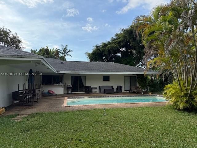 En Venta: $825,000 (4 camas, 2 baños, 2379 Pies cuadrados)