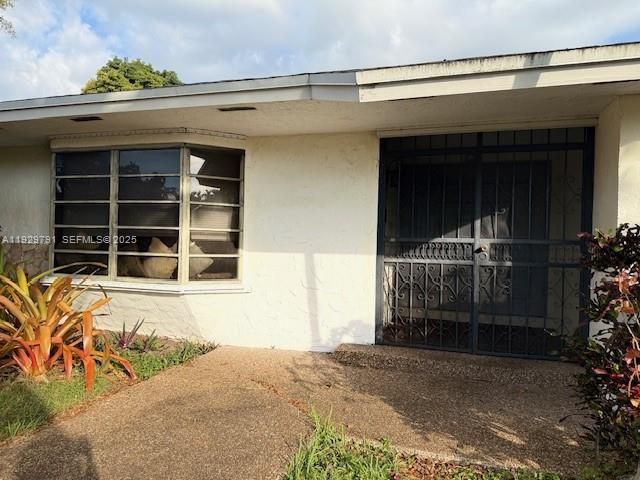 En Venta: $825,000 (4 camas, 2 baños, 2379 Pies cuadrados)