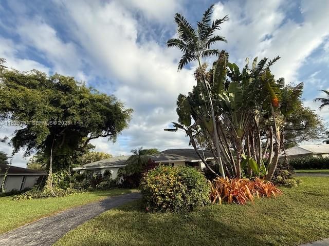 En Venta: $825,000 (4 camas, 2 baños, 2379 Pies cuadrados)