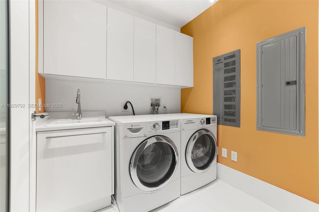 For Rent: $50,000 (4 beds, 5 baths, 3556 Square Feet)