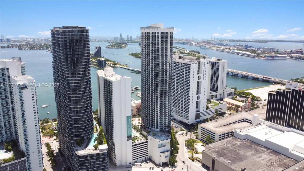 Aerial view of Edgewater and Biscayne Bay highlighting the building’s prime waterfront location near Downtown and Wynwood.