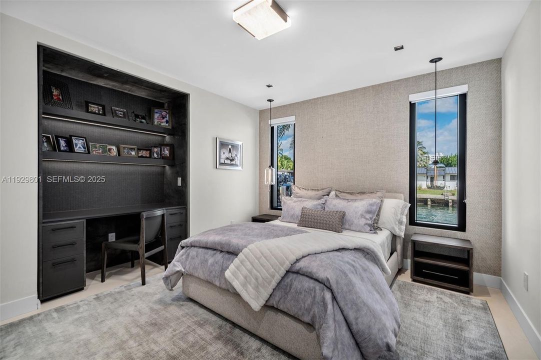 待售: $12,975,000 (6 贝兹, 7 浴室, 5671 平方英尺)