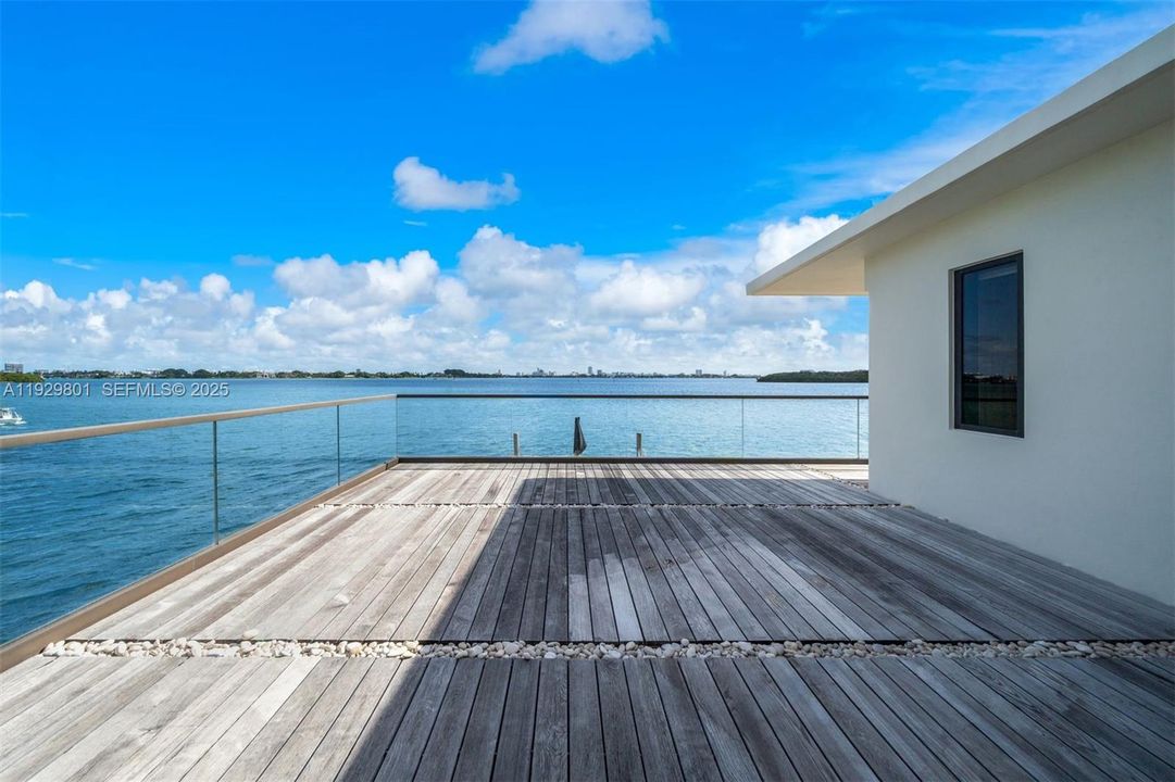 待售: $12,975,000 (6 贝兹, 7 浴室, 5671 平方英尺)