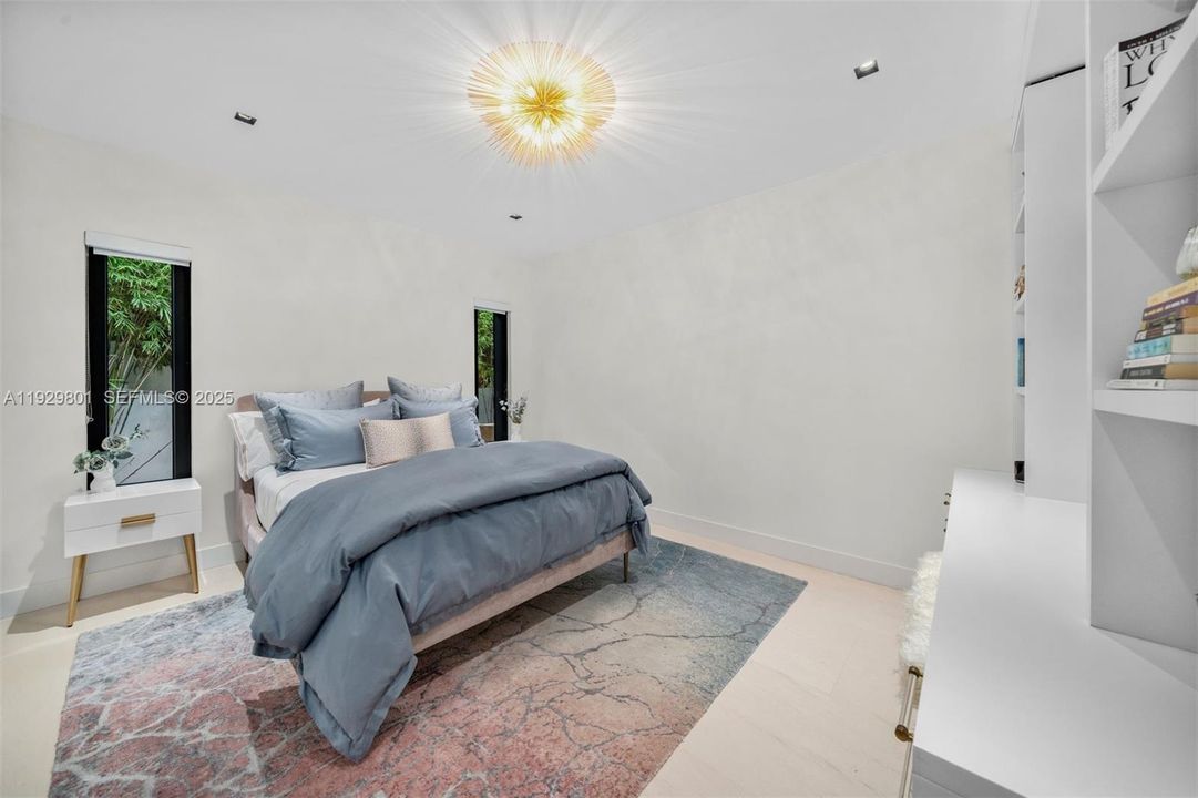 待售: $12,975,000 (6 贝兹, 7 浴室, 5671 平方英尺)