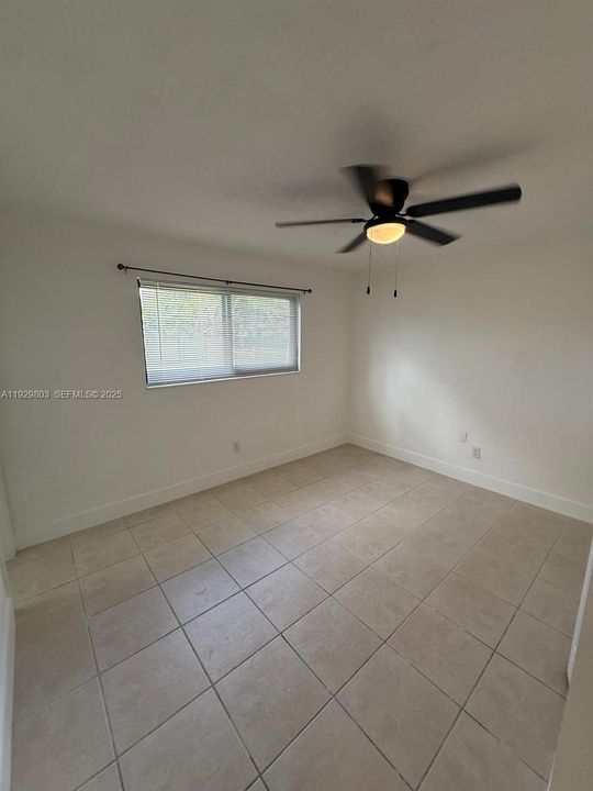 For Sale: $630,000 (5 beds, 4 baths, 1600 Square Feet)