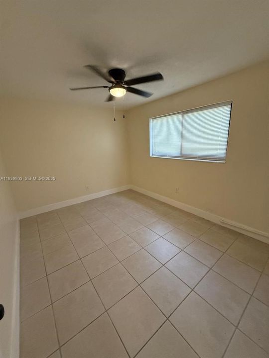 For Sale: $630,000 (5 beds, 4 baths, 1600 Square Feet)