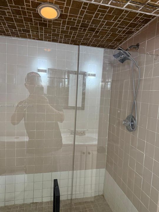 For Sale: $630,000 (5 beds, 4 baths, 1600 Square Feet)