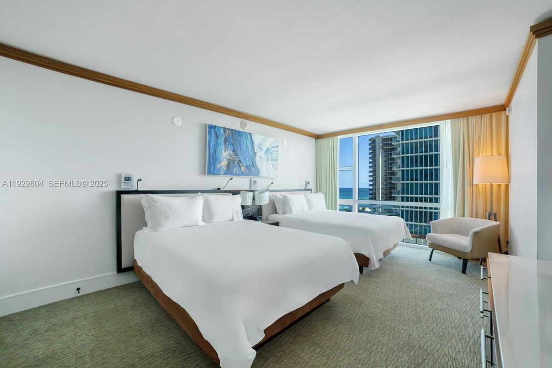 For Sale: $925,000 (2 beds, 2 baths, 1048 Square Feet)