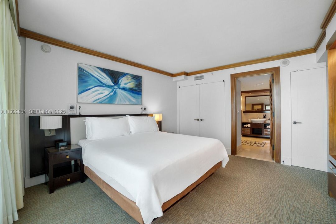 For Sale: $925,000 (2 beds, 2 baths, 1048 Square Feet)