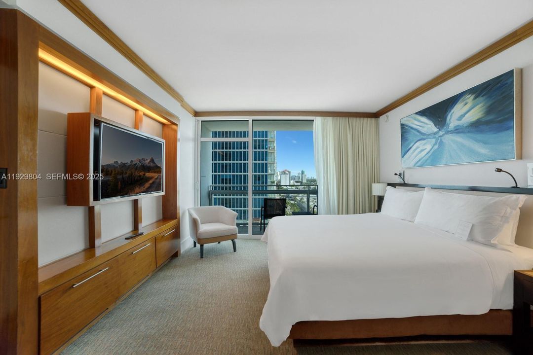 For Sale: $925,000 (2 beds, 2 baths, 1048 Square Feet)