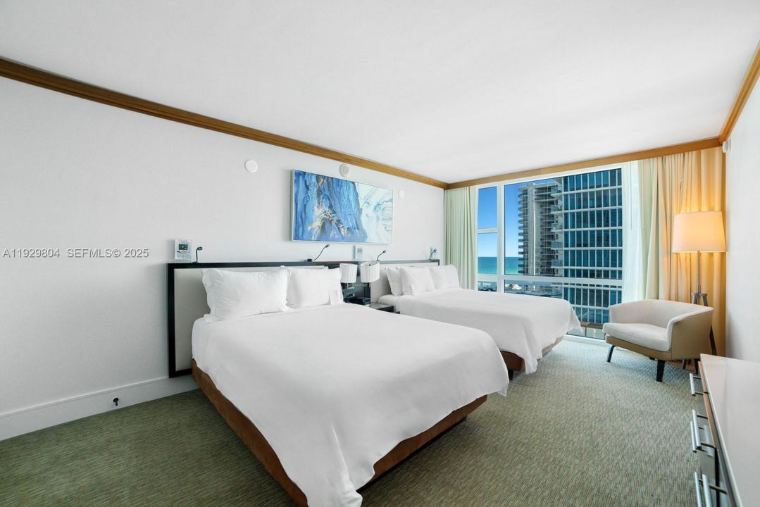 For Sale: $925,000 (2 beds, 2 baths, 1048 Square Feet)