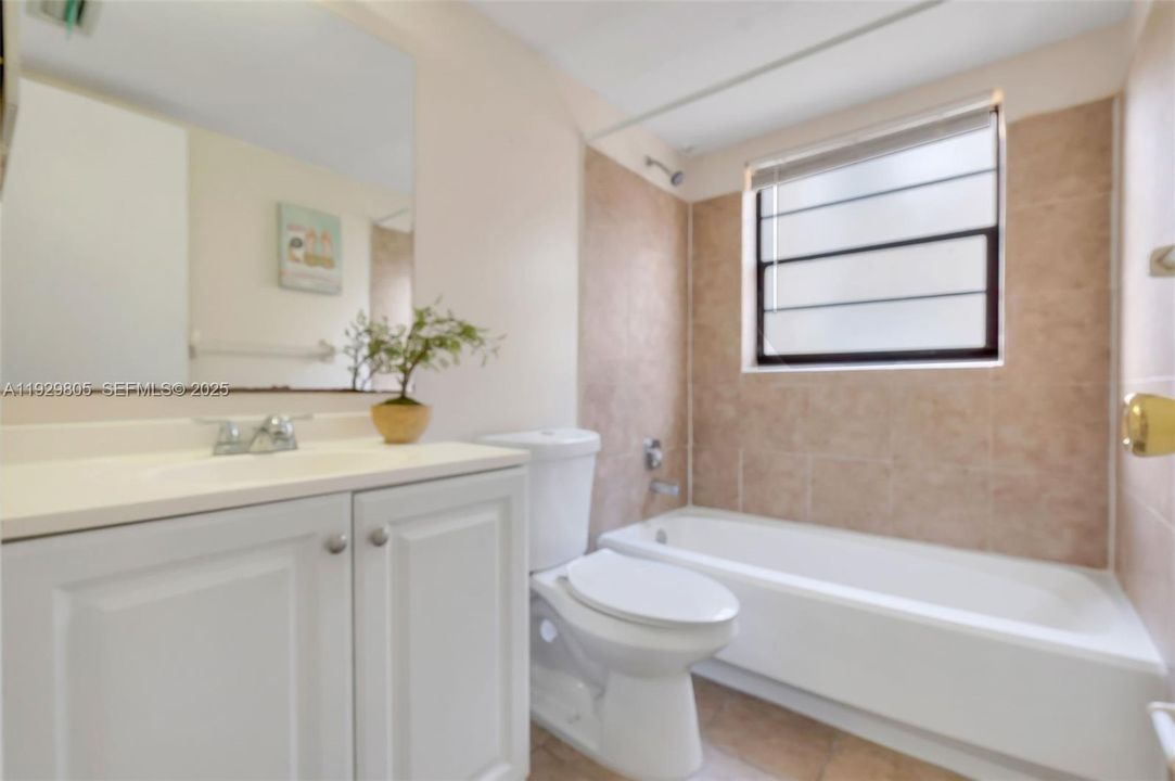 В аренду: $1,700 (2 спален, 2 ванн, 800 Квадратных фут)