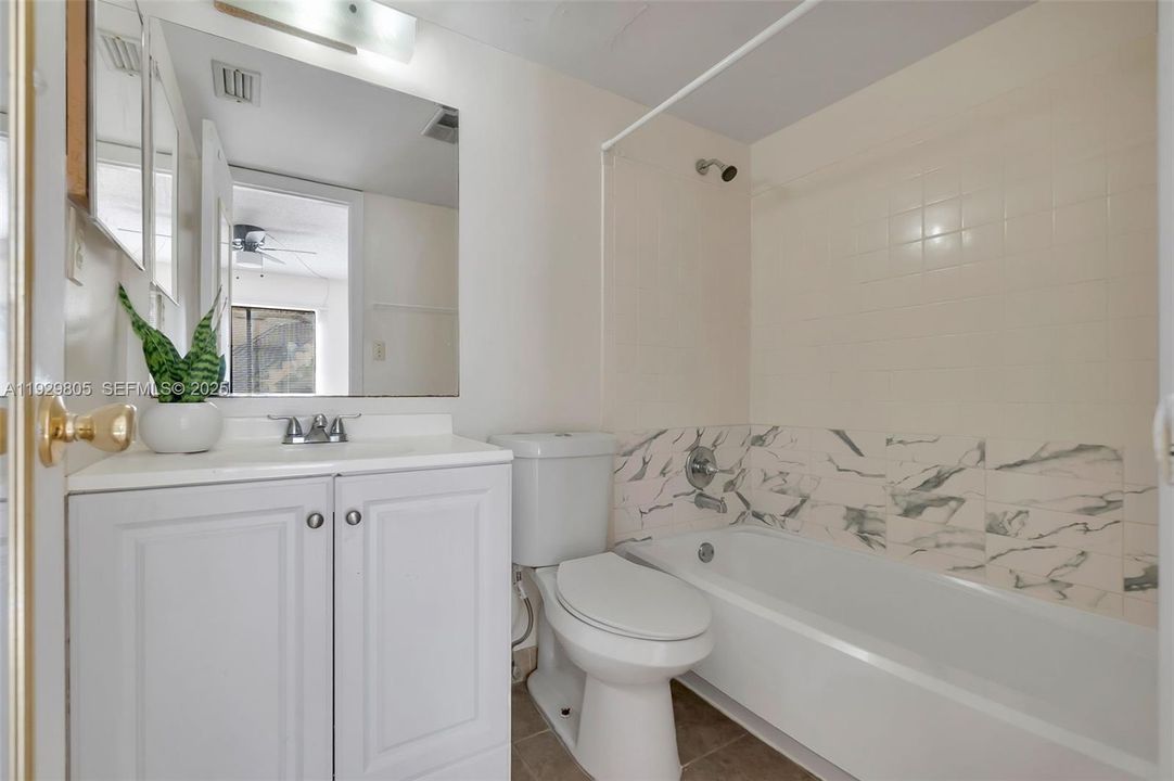 В аренду: $1,700 (2 спален, 2 ванн, 800 Квадратных фут)