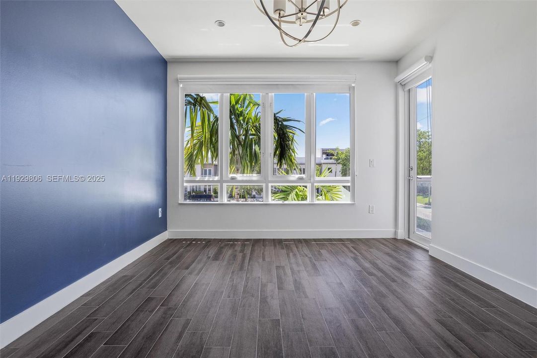 En Renta: $5,200 (4 camas, 3 baños, 2200 Pies cuadrados)