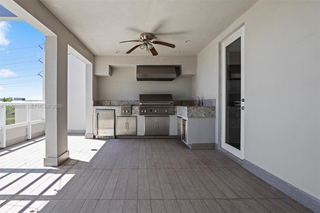 En Renta: $5,200 (4 camas, 3 baños, 2200 Pies cuadrados)