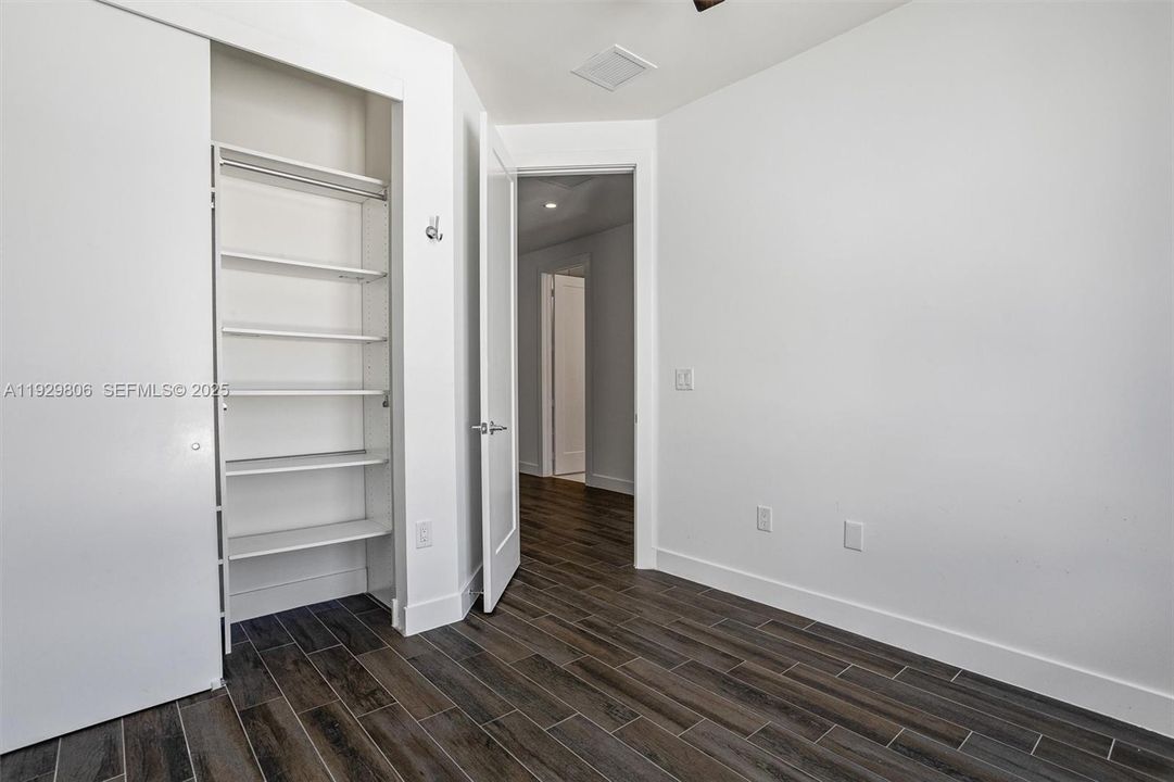 En Renta: $5,200 (4 camas, 3 baños, 2200 Pies cuadrados)