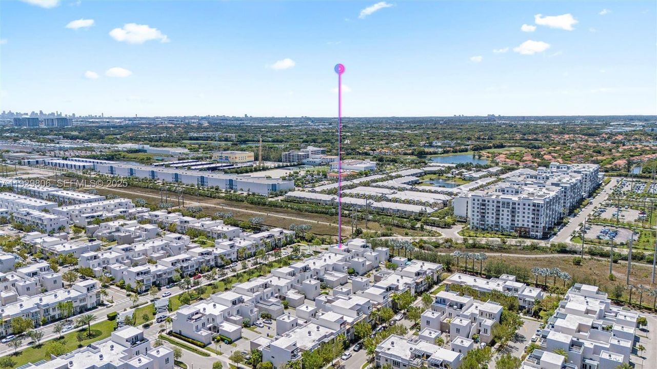 En Renta: $5,200 (4 camas, 3 baños, 2200 Pies cuadrados)