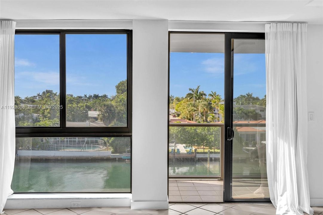 В аренду: $3,300 (2 спален, 2 ванн, 1050 Квадратных фут)