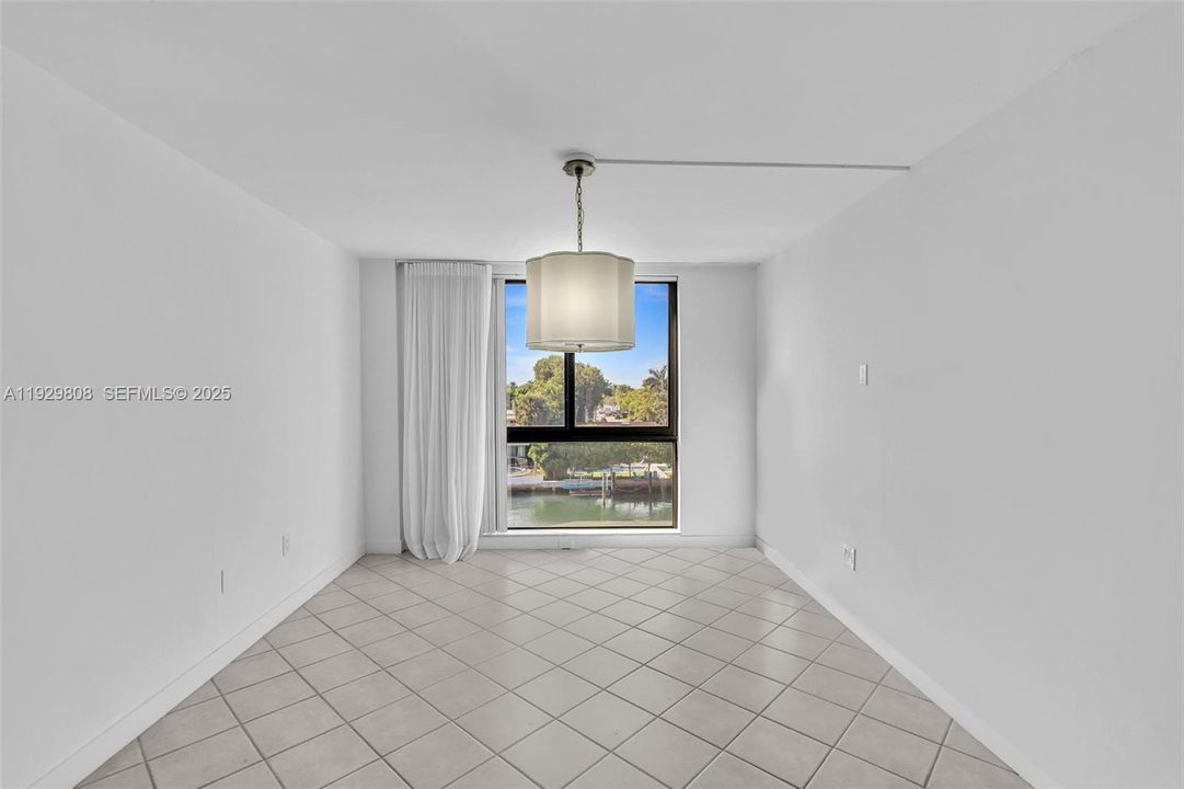 В аренду: $3,300 (2 спален, 2 ванн, 1050 Квадратных фут)