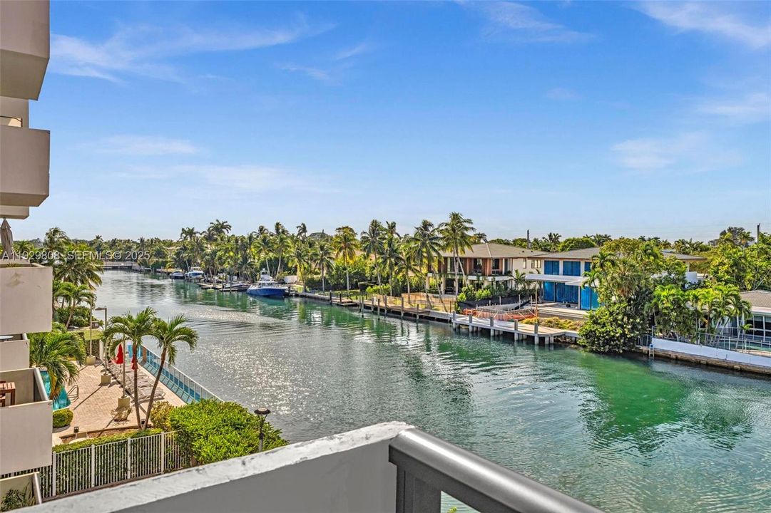 В аренду: $3,300 (2 спален, 2 ванн, 1050 Квадратных фут)