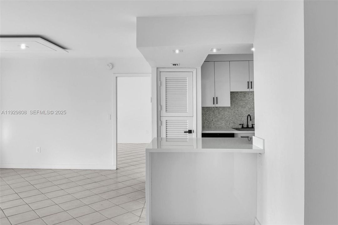 В аренду: $3,300 (2 спален, 2 ванн, 1050 Квадратных фут)