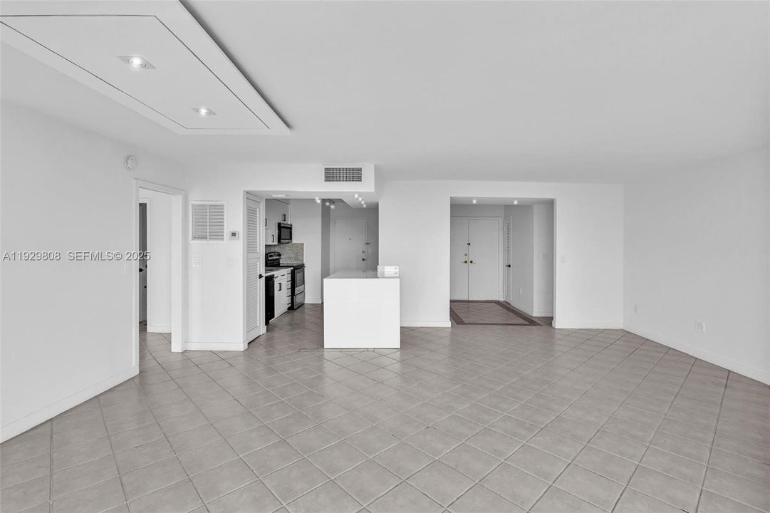 В аренду: $3,300 (2 спален, 2 ванн, 1050 Квадратных фут)