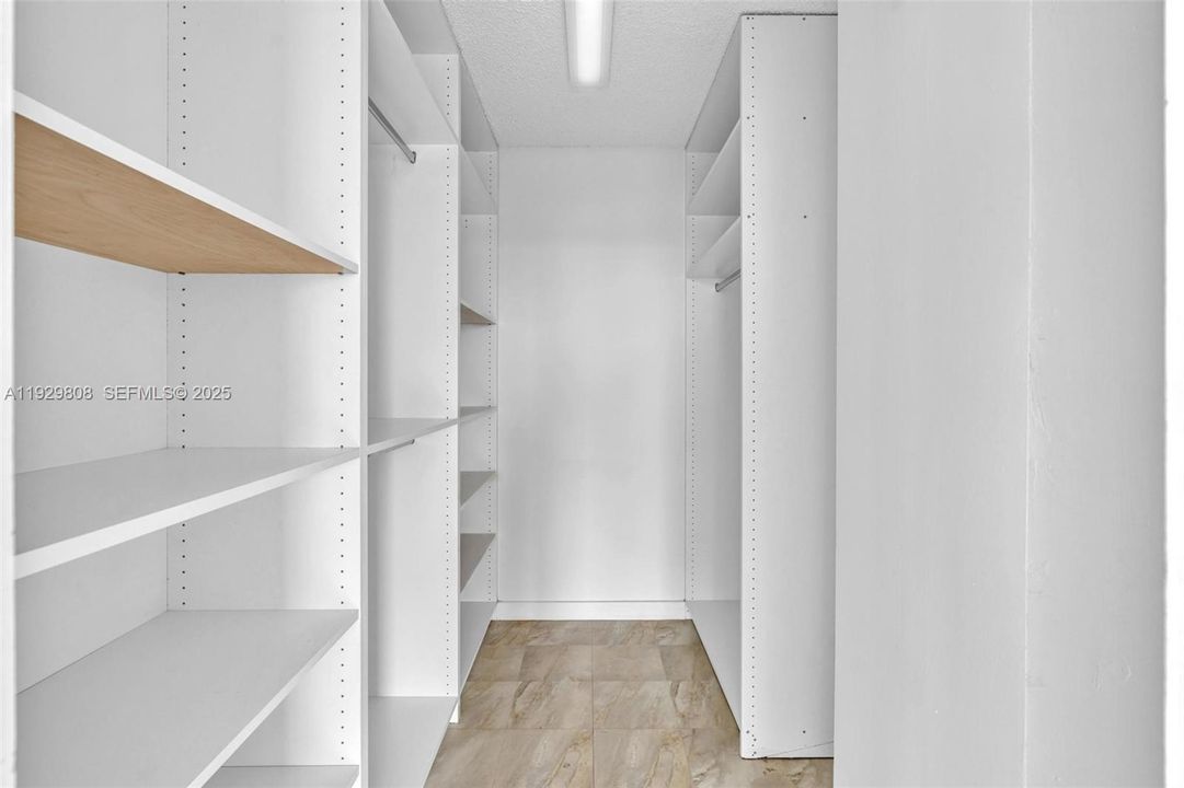 В аренду: $3,300 (2 спален, 2 ванн, 1050 Квадратных фут)