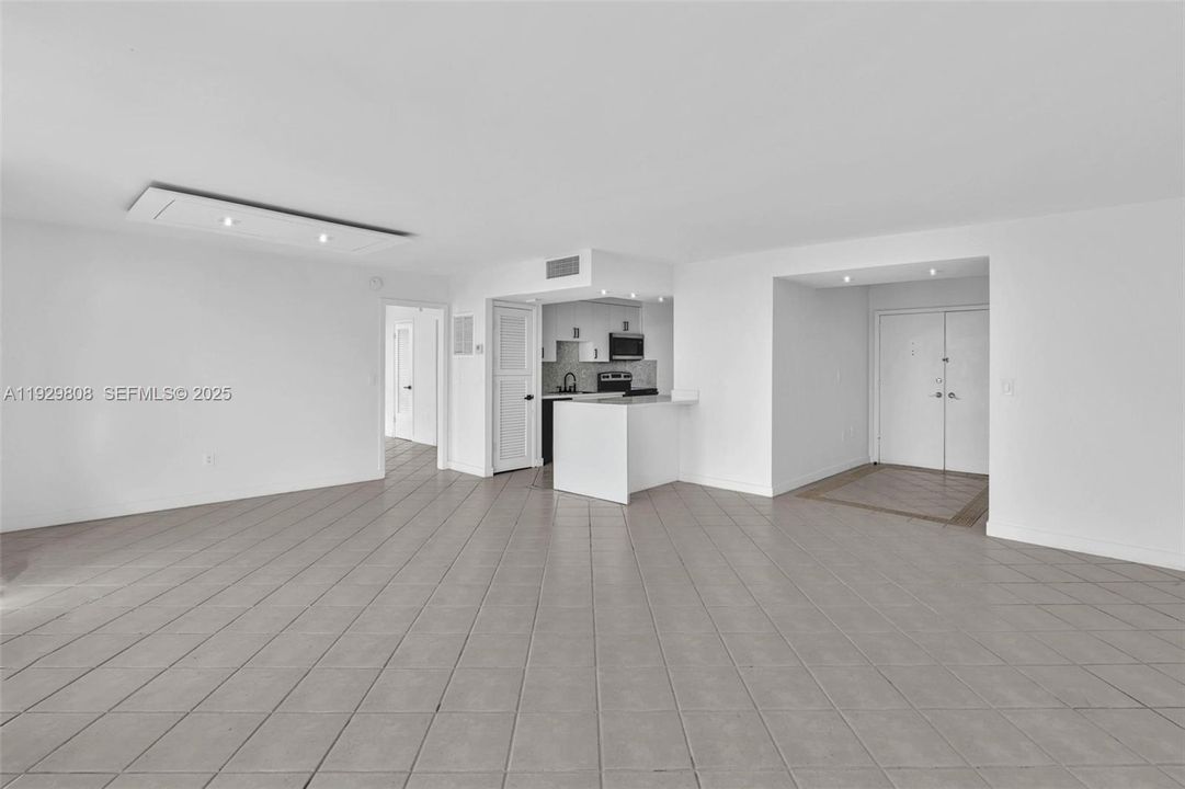 В аренду: $3,300 (2 спален, 2 ванн, 1050 Квадратных фут)