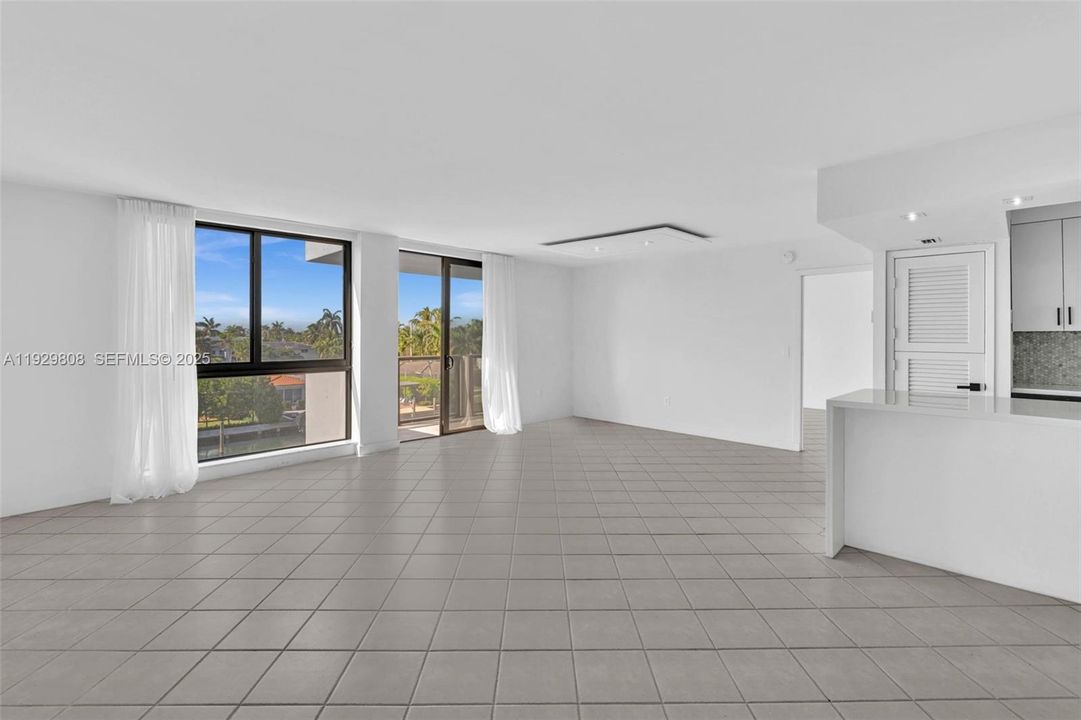 В аренду: $3,300 (2 спален, 2 ванн, 1050 Квадратных фут)