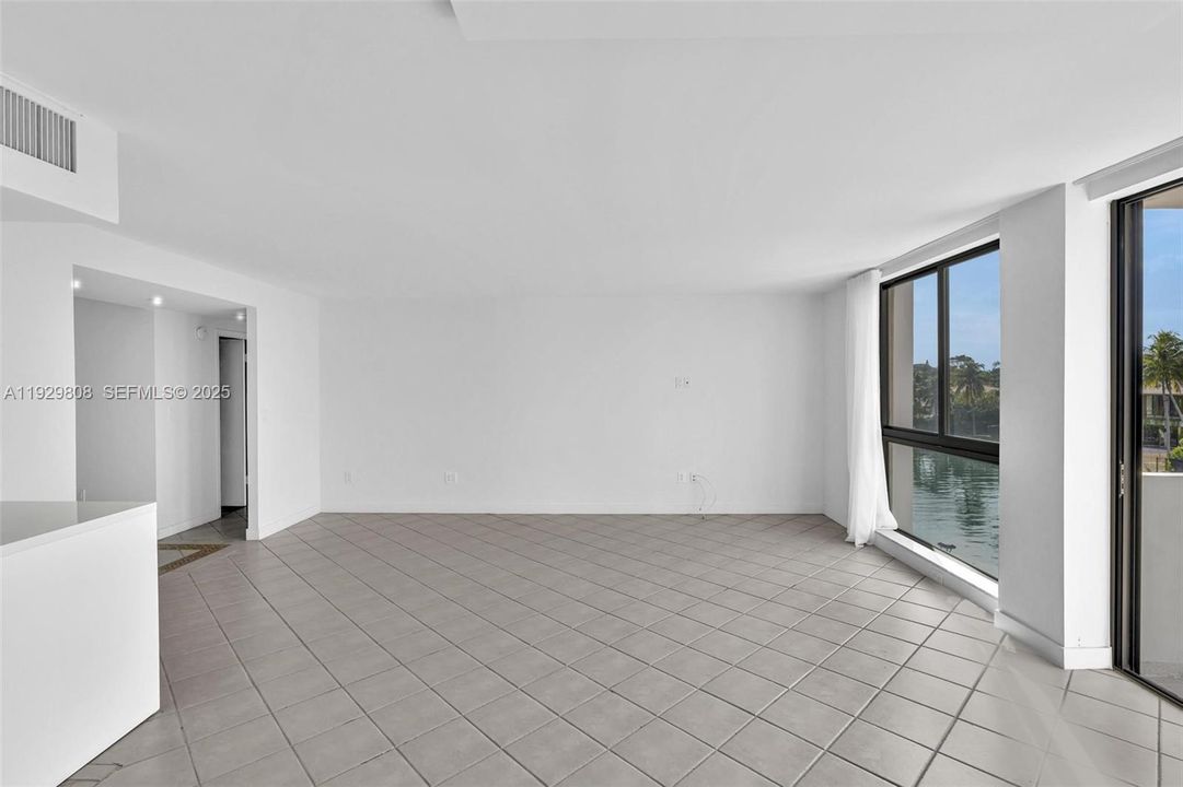 В аренду: $3,300 (2 спален, 2 ванн, 1050 Квадратных фут)