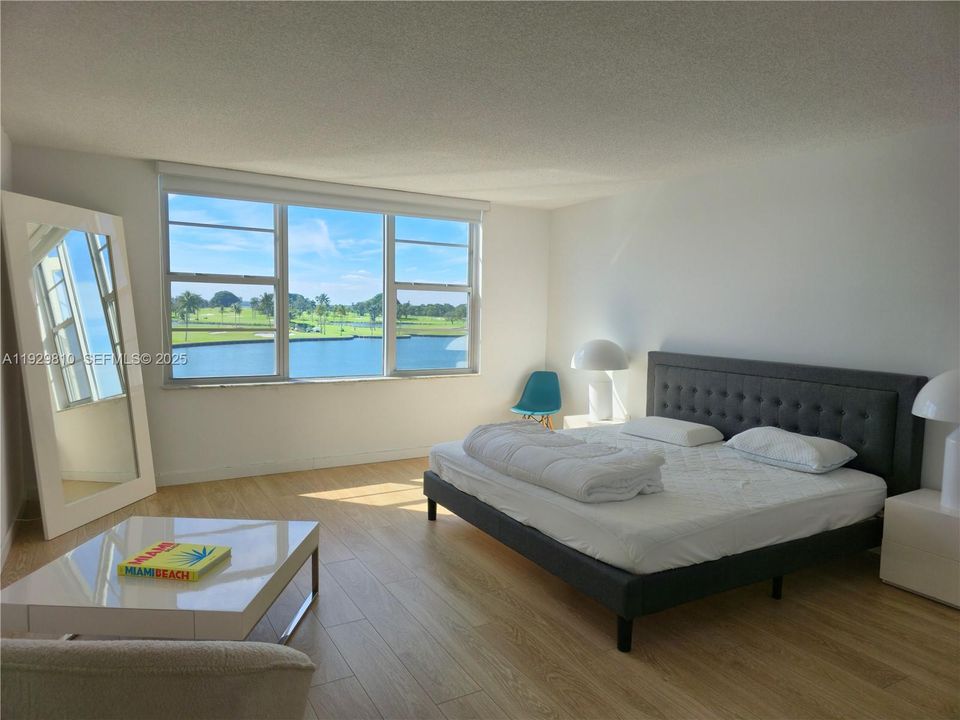 出租: $4,800 (2 贝兹, 2 浴室, 1421 平方英尺)