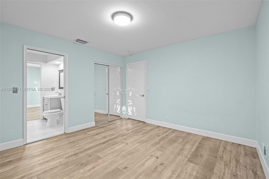 For Sale: $549,900 (3 beds, 2 baths, 1378 Square Feet)