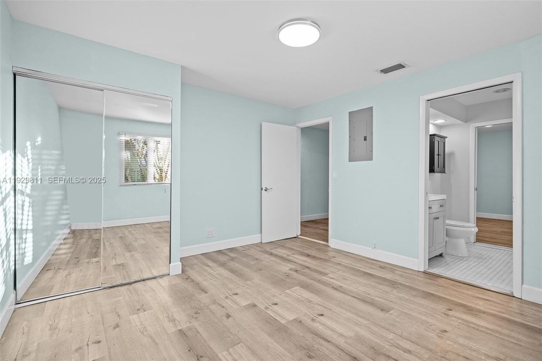 For Sale: $549,900 (3 beds, 2 baths, 1378 Square Feet)